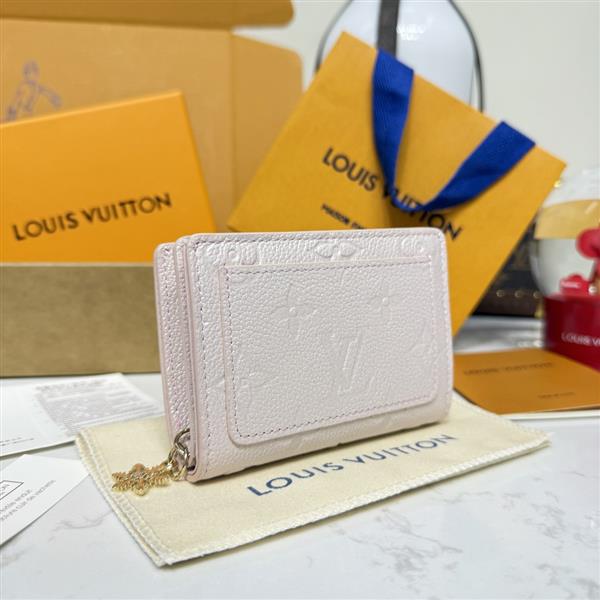 2026122105437964 270